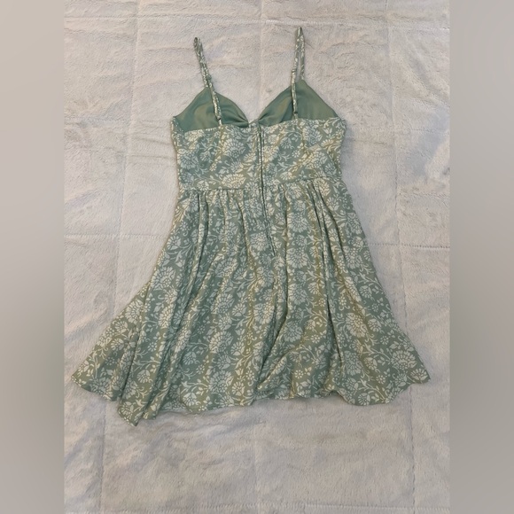 🌿 Altar’d State Mini Dress - Light Green Floral - Adjustable Straps - Pockets - Picture 4 of 10